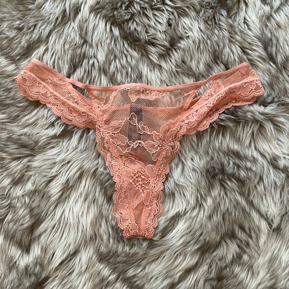 SET NWT Victoria's Secret VERY SEXY Lace Push-Up Bra and Thong Panty Set - Picture 10 of 12